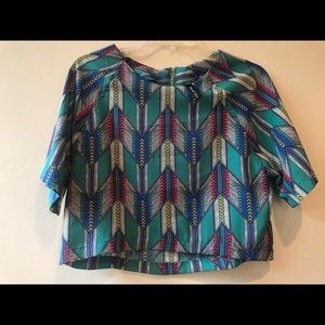Crop top with arrow print